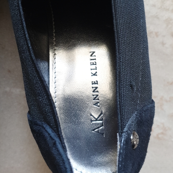 AK Anne Klein suede shoes - Picture 3 of 3